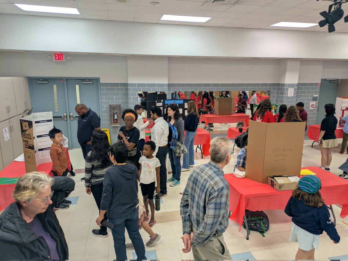 Roberts 2nd Annual Science Fair!