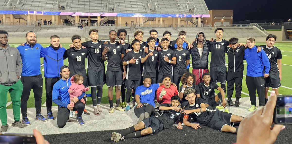 NORTH CROWLEY DEFEATS KELLER IN AMAZING FASHION TONIGHT IN FRONT OF A HOME TOWN CROWD!! 🐾⚽️

0-0 after regulation
0-0  after overtime 
4-3 winner on penalty kicks!!