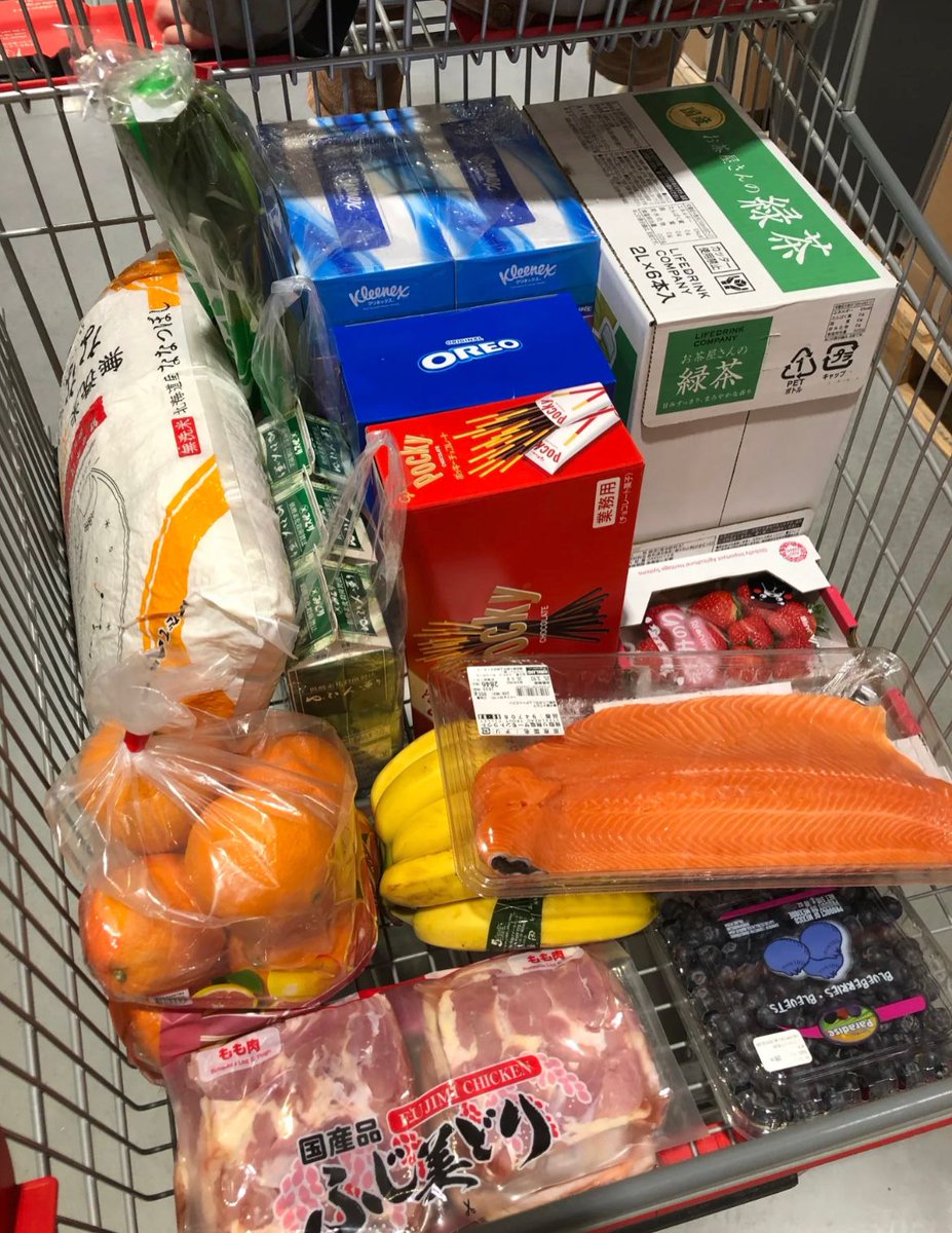 食べたい果物と食べ物を買って家に帰ります🥰