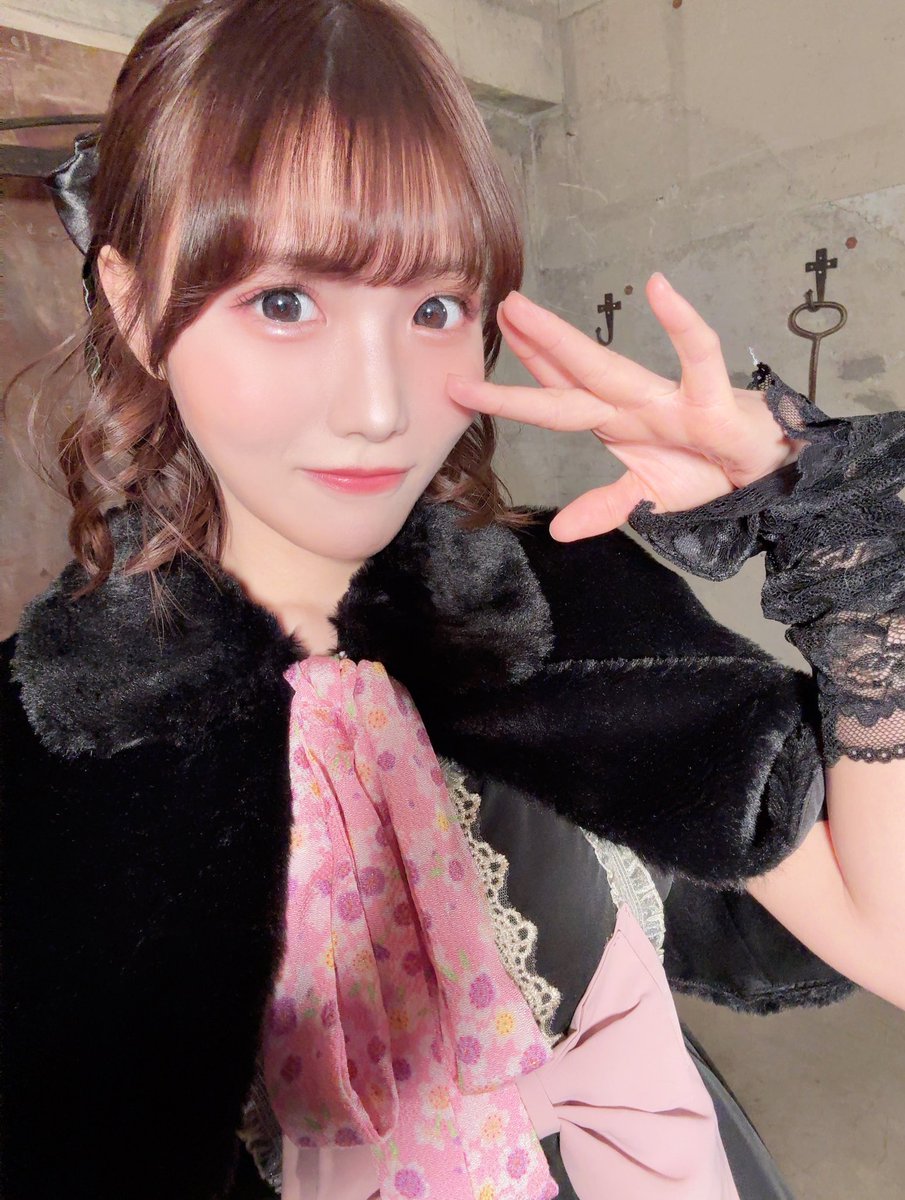 meronmeroremon's tweet photo. 音楽劇
 『PHANTOM of the SHOGIKAIKAN』

角行役 上原 れもんです🍋

全11曲、凄くない!?😳
初主演でこの作品、嬉しすぎる߹𖥦߹

新しいれもんの扉あけにきてね���︎︎✨

🎫 指名チケット🍋
▶︎https://t.co/eqdajInLNm
︎  #ファントム将棋 
🎭https://t.co/g7b2w9htBM https://t.co/rDpHD81l1V