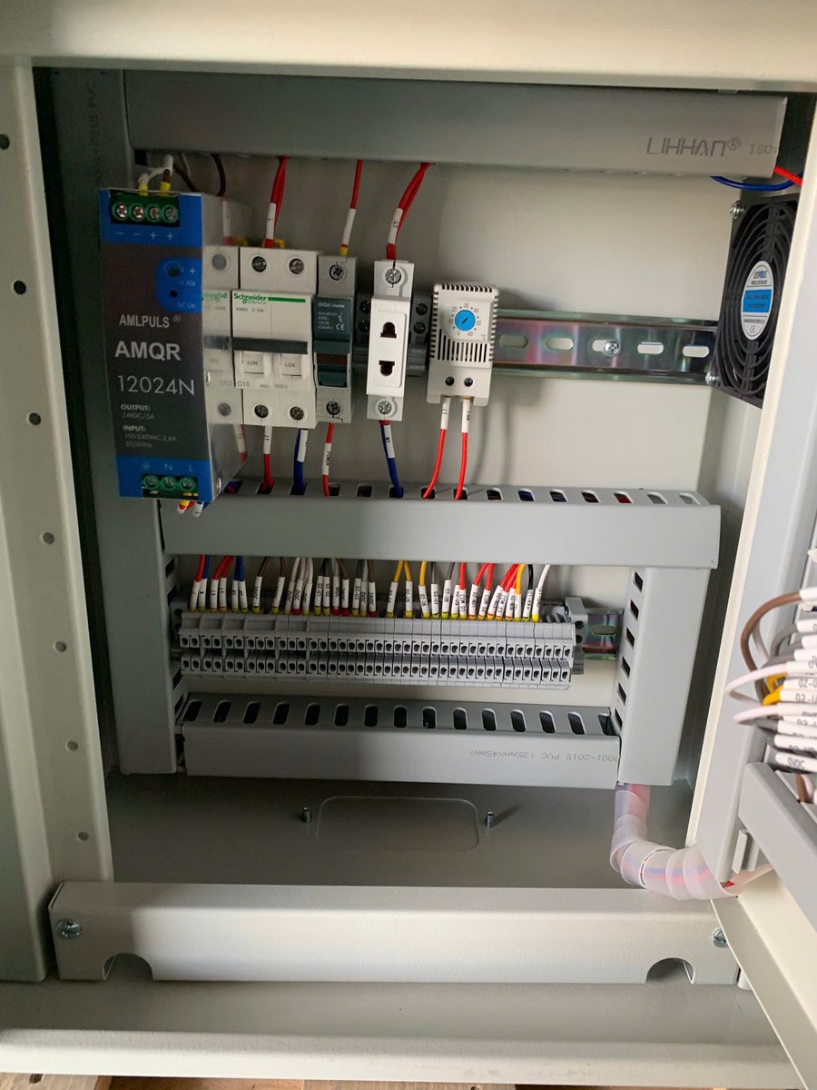 AMLPULS's tweet photo. AMLPULS Switching Power Supply

AMQR12024N 100-240VAC,24V/5A,120W

Application: Potato storage cold room https://t.co/agK2J5VnKM