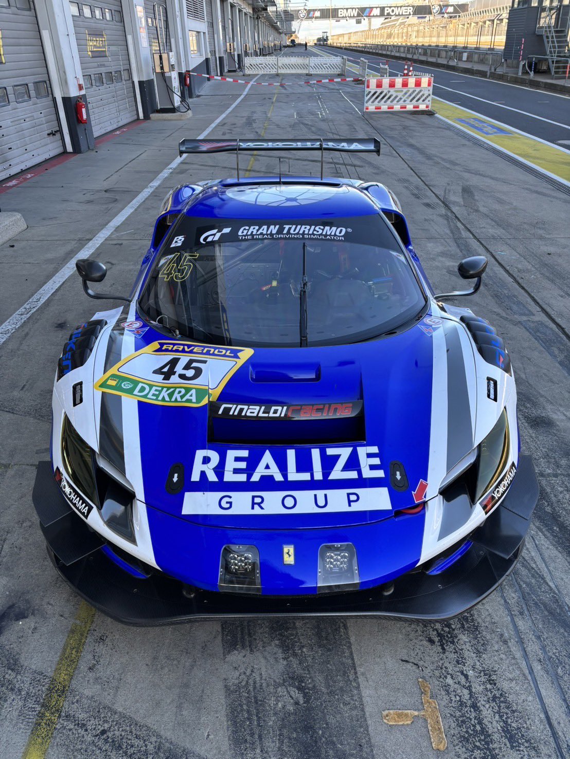 KONDO Racing Team. コンドーレーシング ウインドブレーカー美品 KONDO Racing Team. コンドーレーシング ウインドブレーカー美品
