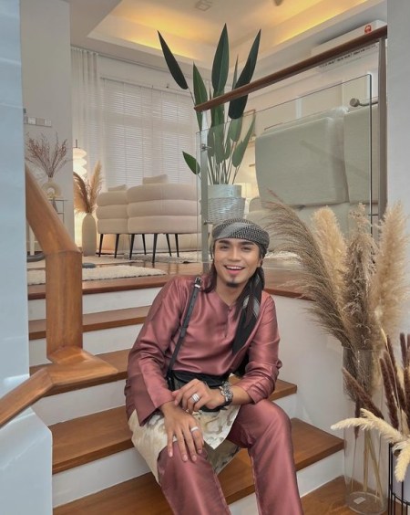 aidi_ezzhar's tweet photo. THE GODFATHER OF KUNAFA, OJENN AIWAH

Sebut tentang kunafa, Ojen ni antara nama akan disebut. Bila dia buat event, fuhh. Beratur punya panjang.
Cerita tentang Ojen ni menarik sebenarnya. Tentang sikapnya yang berlapang dada dengan orang yang mengambil idea kunafa beliau. https://t.co/vtHH0bpahL