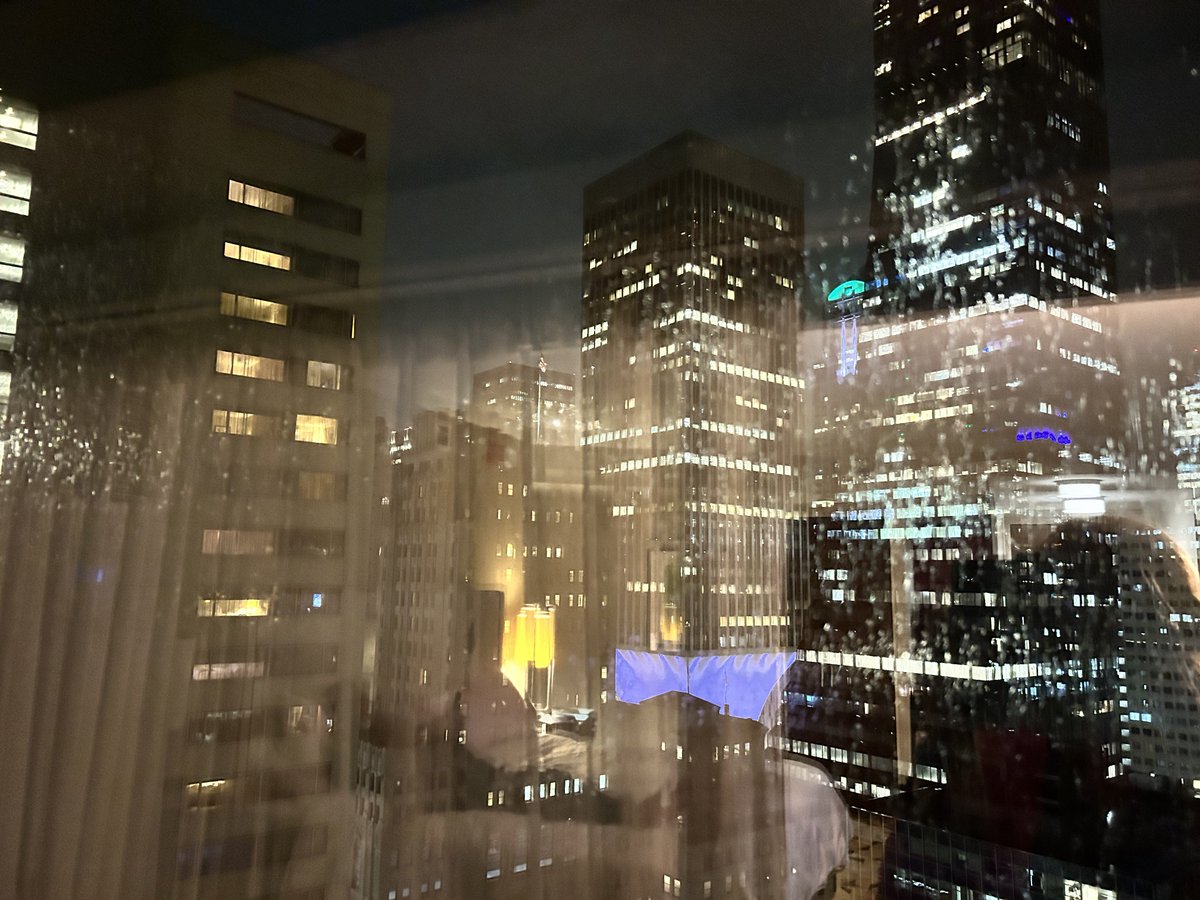 Robyn L. (she/her) 🇺🇸💙🌊💙🌊 tweet media