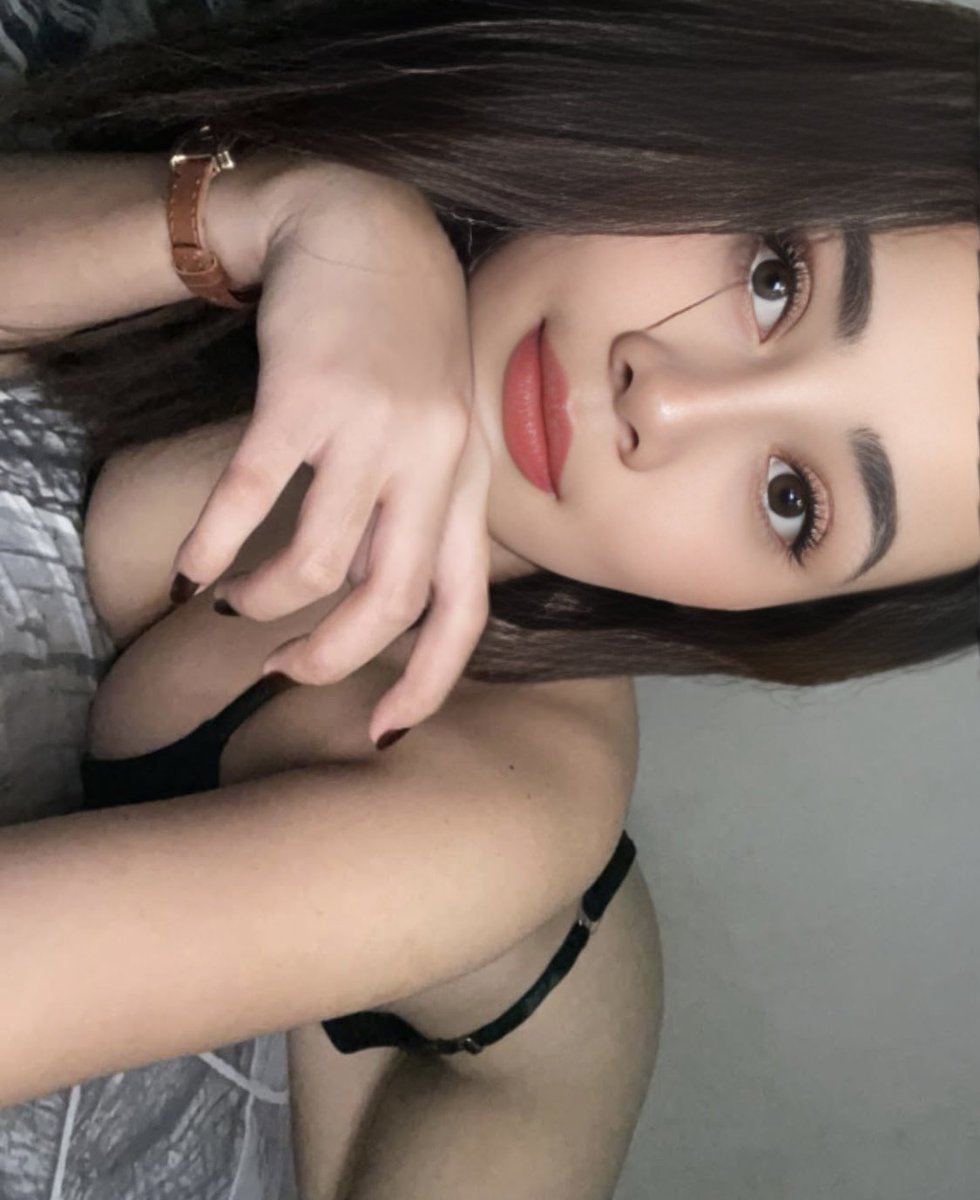 kalo kata orang tak kenal maka tak sayang, tapi kalo sama aku perlu kenal aja sih nanti sayang2annya pas kita naked bareng diatas ranjangku aja ❤️❤️ #sherlysexy #sherlymenggairahkan #sherlypelayansex (at Apartemen Taman Rasuna, Kws Rasuna Epicentrum, Kuningan, Jakarta)