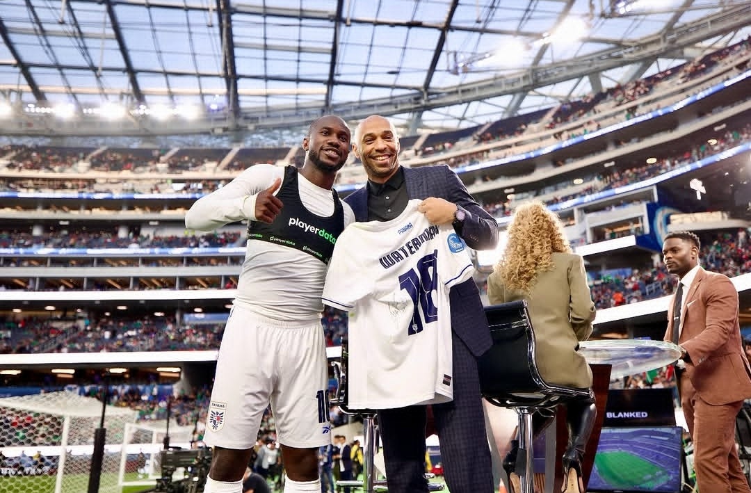 Lili_dr03's tweet image. Foto para el encuadre 🖼
🇫🇷 Thierry Henry  🤝🏻 Cecilio Waterman 🇵🇦