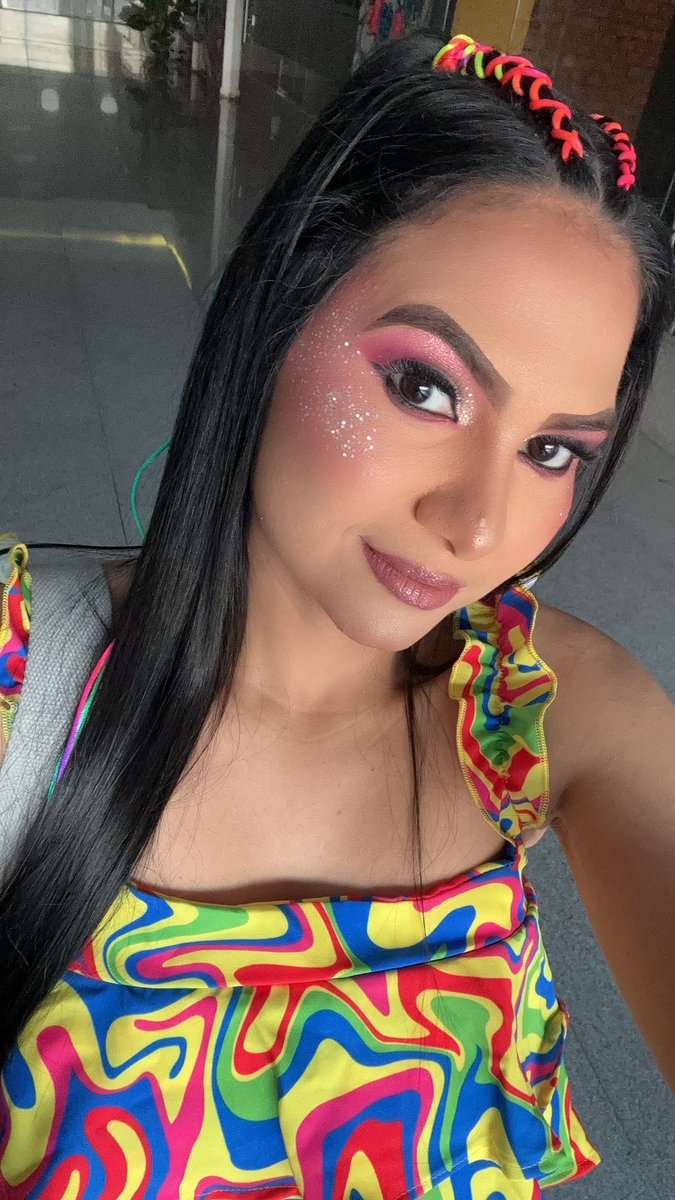 ElsyleonM7's tweet photo. Domingo de carnaval 2025 https://t.co/df5j92i9mN