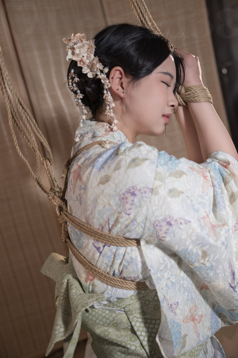 Lez12138's tweet image. 生命是有光的。
在我熄灭以前,能够照亮你一点,就是我所有能做的了。
我爱你,你要记得我。
——————
绳:发发@daloris_Mr
人:我@Lez12138
摄:晴空@Qk1749767321
场地:天地栋宇@TianDiDongYu @wushixjx