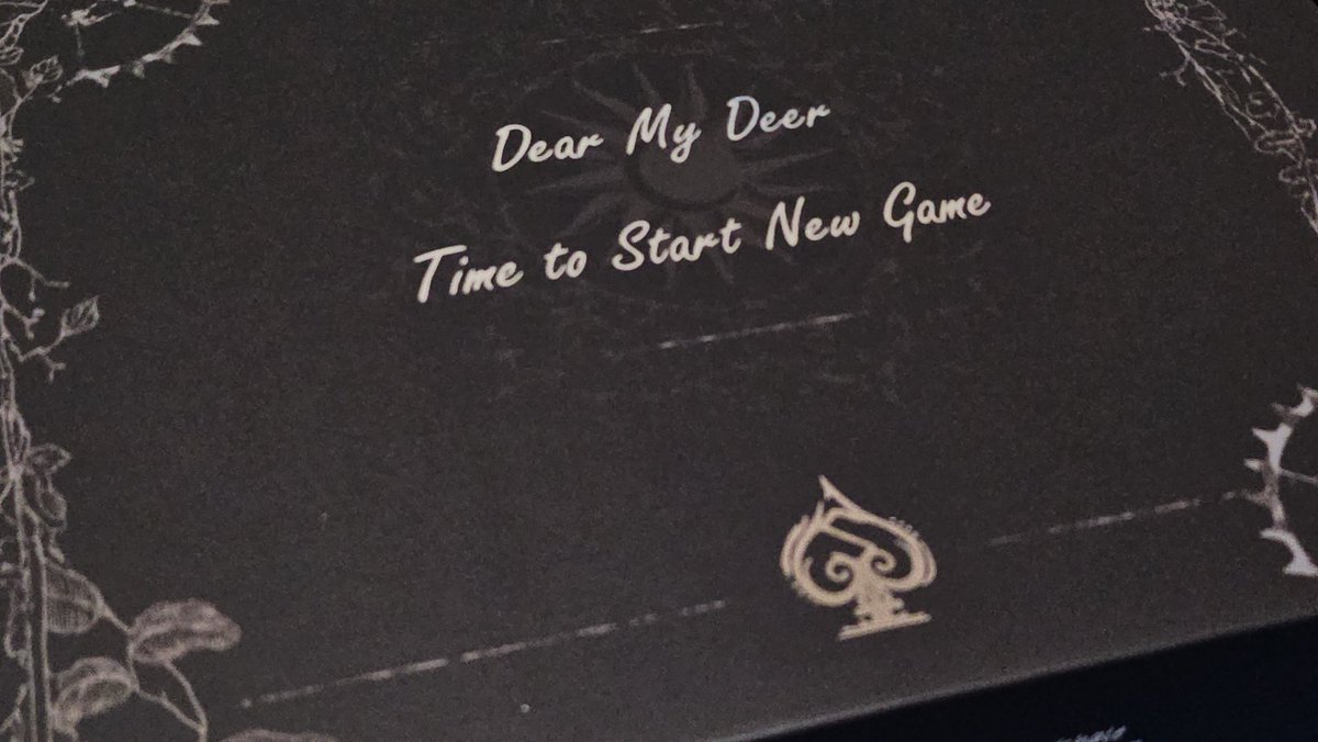 <a href="/ShalE_7/">👅Shal.E</a>
택배? 택배 오늘 올만한게 없는데... 하면서 문 앞의 택배를 가지고 들어와 택배를 연 순간 뽁뽁이 뒤로 보이는 로고 실루엣에 비명을 질렀습니다. 샬이님 굿즈다악!!!! 손 덜덜 떨며 조심히 꺼낸 상자는 진짜 이뻐요 진짜 내 생에 이렇게 이쁘게 생긴 패키지 박스는 처음봐요.