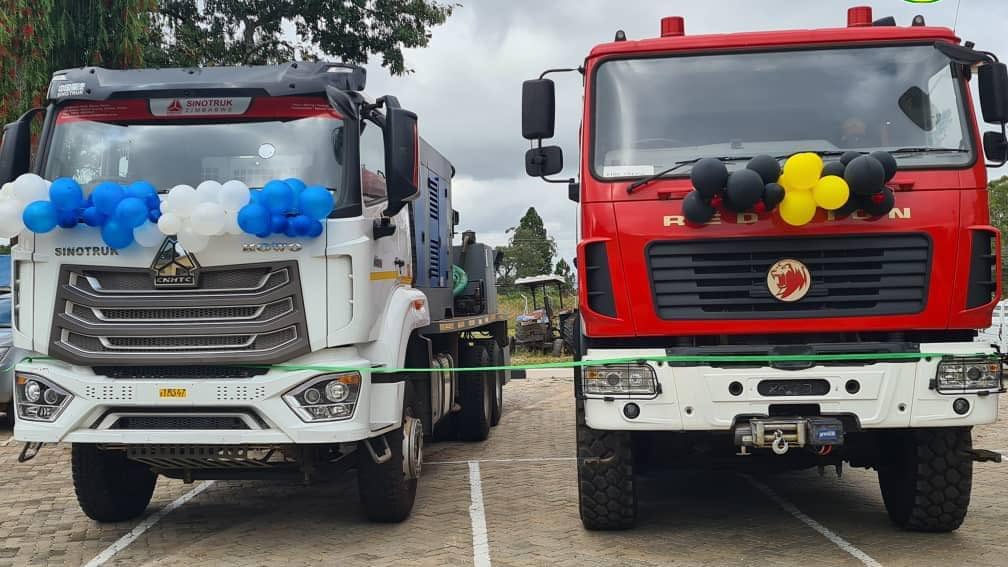 nickmangwana's tweet photo. HWEDZA
Yesterday, Minister of State for Mashonaland East, Hon. @Vandudzo80, and Minister of Local Government, Hon. Garwe, jointly commissioned and handed over essential equipment to Hwedza Rural District Council.

The donated equipment includes:

- 2 Fire Tenders: to enhance emergency response capabilities
- 20 Tricycles: to improve councillors' mobility and accessibility in their wards
- Massey Ferguson 320 Tractor: to support agricultural development
- Drill Rig: to facilitate water resource management

This donation aims to improve the lives of Hwedza residents and enhance service delivery.