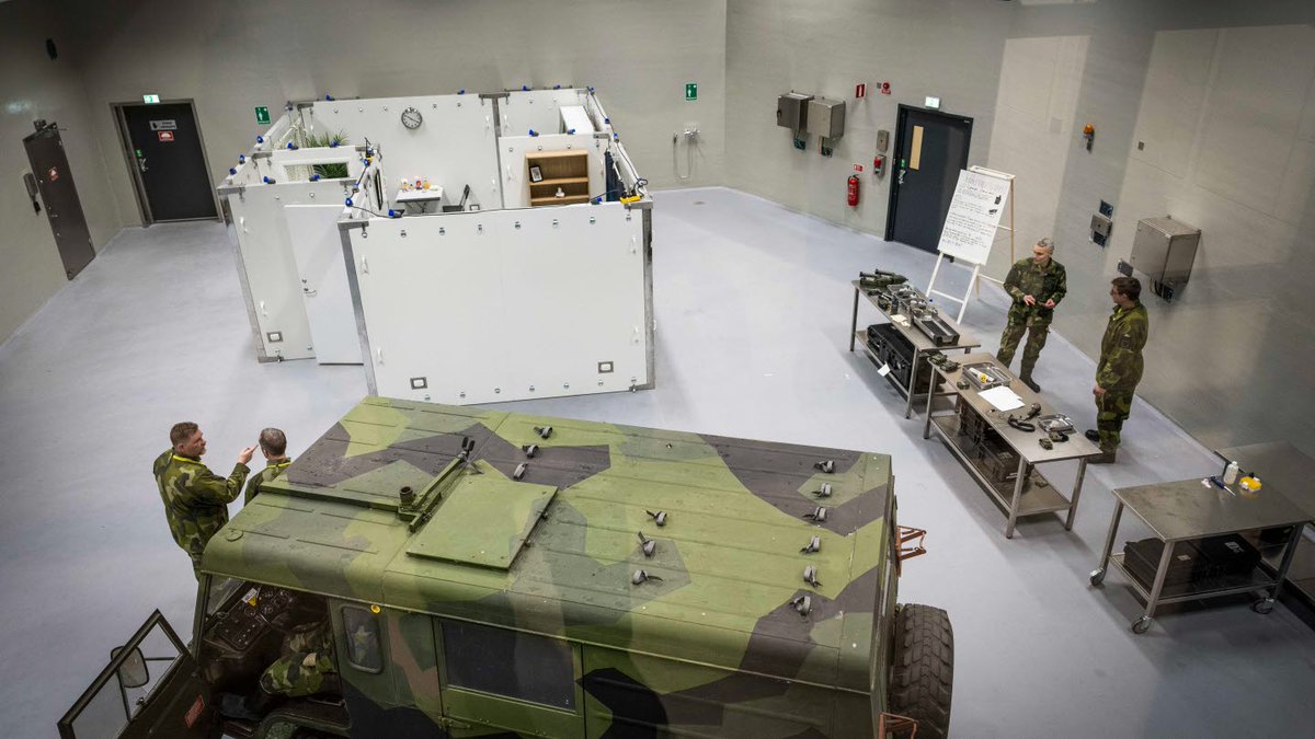 Sveriges förmåga att hantera hot från kemiska, biologiska och nukleära ämnen blir nu betydligt vassare. Totalförsvaret har fått en ny anläggning i Umeå som är Europas största och världens modernaste anläggning.