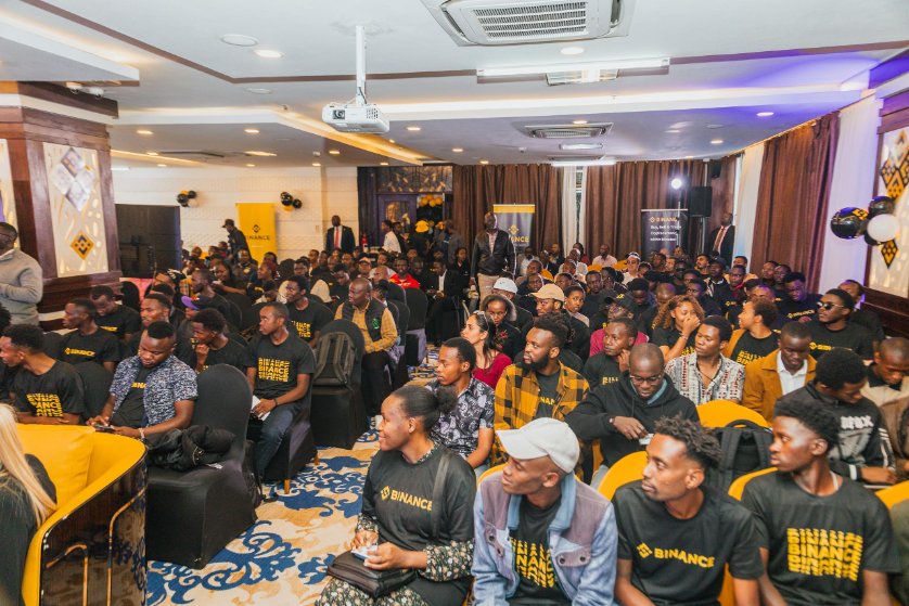 binance's tweet image. The #BinanceNairobiMeetup was an unforgettable experience! 🇰🇪

From keynote speech by our CMO @Rachelconlan, interactive games, to exciting Web3 panel discussions, the event had a lot to offer attendees!

Stay tuned for more events!