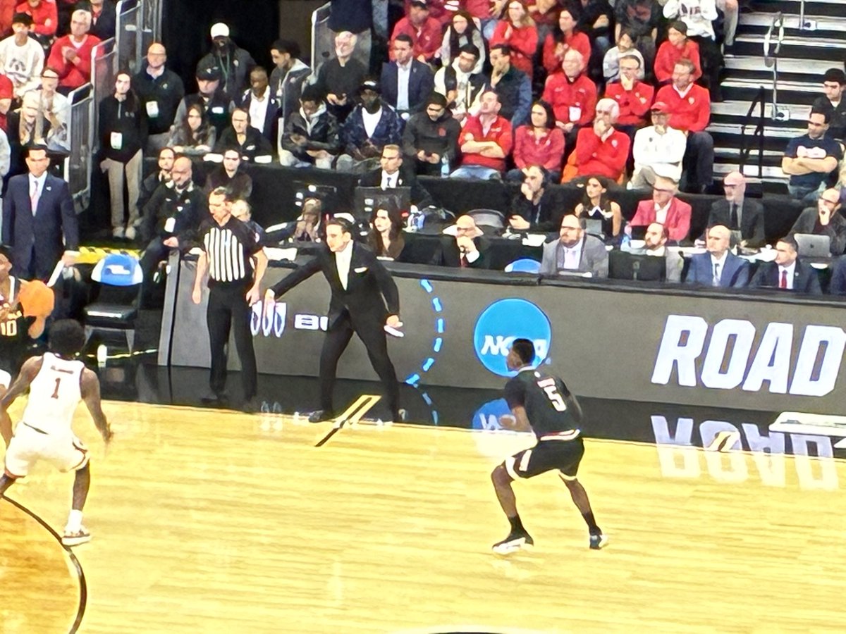 briancarrollMHD's tweet photo. @barstoolsports @JoeyMurr Coach cal wins the suit game on night 1! https://t.co/XZ9oHOOWxU