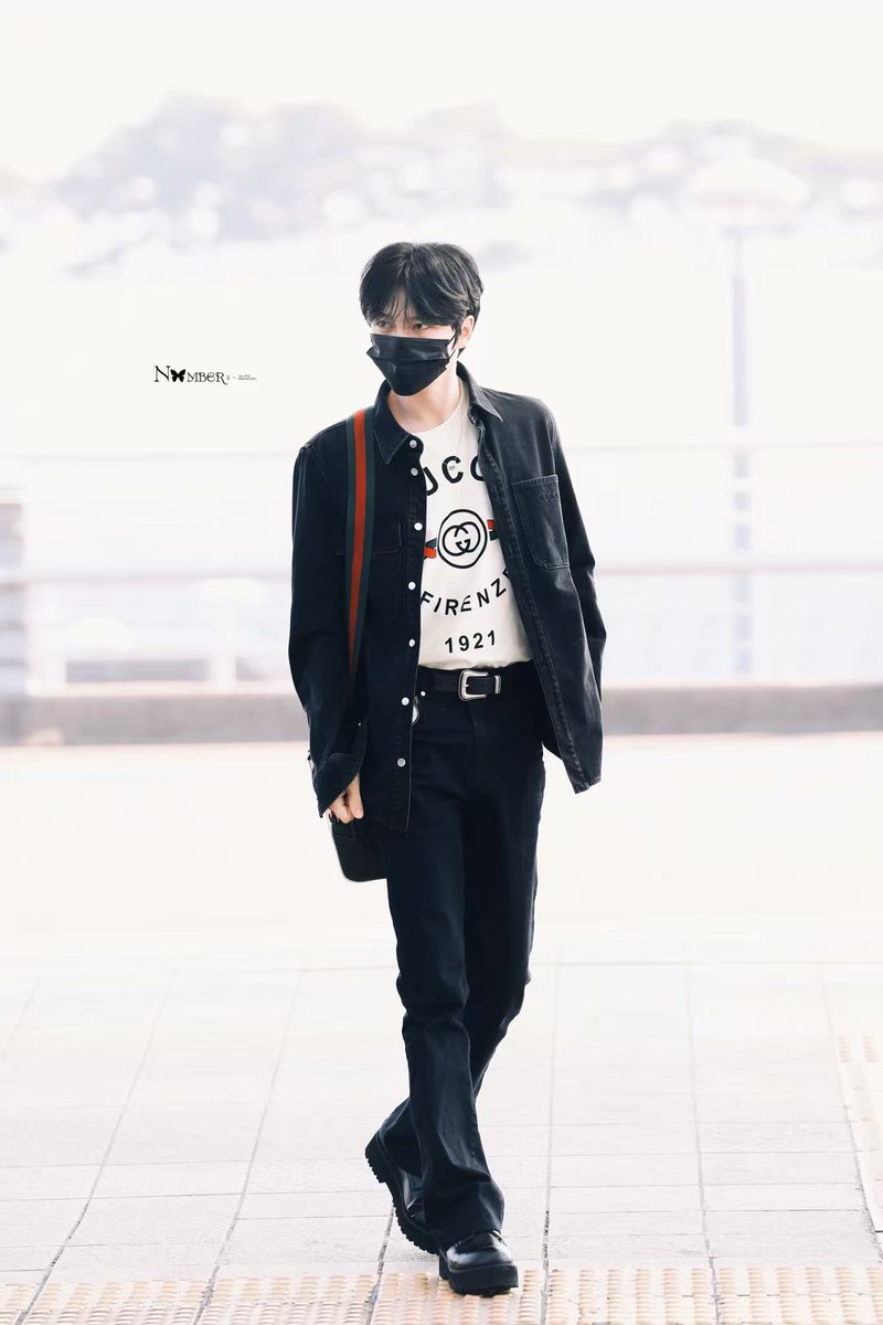 NUMBER_KJJ's tweet photo. 250321 ICN🛫 2️⃣

@bornfreeonekiss ✨

#김재중 #재중 #KIMJAEJOONG #金在中 #ジェジュン #J_JUN https://t.co/OVUwyQ265L