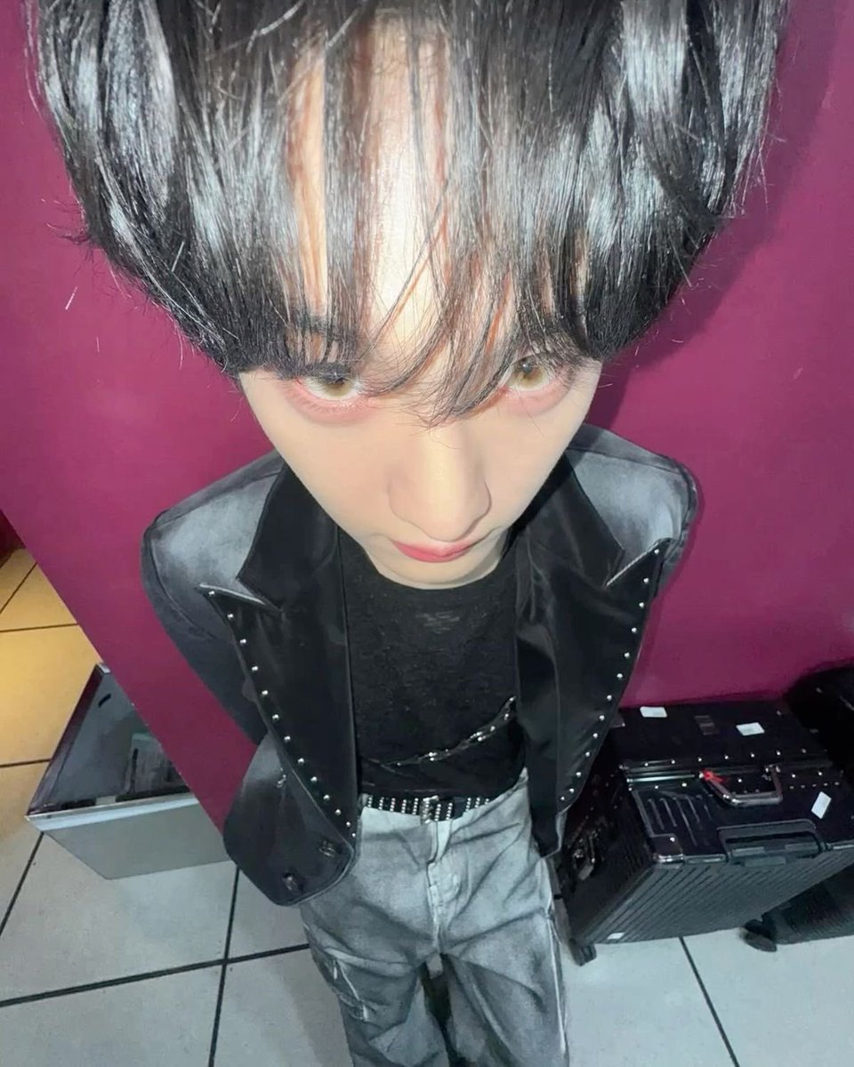 👽

#윤현석 #현석 #HYUNSUK #용희 #YONGHEE #CIX #씨아이엑스