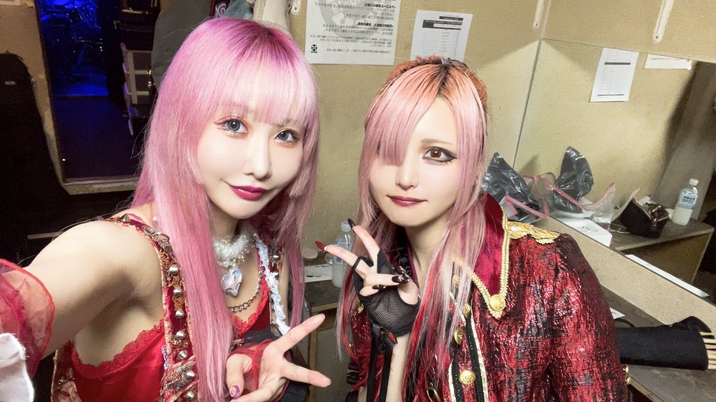 mizuki1028sing's tweet photo. 3.14🤍🌸
ご出演ありがとうございました❤️‍🔥🙏🏻✨
ALT書いてます🫶

❤️ヒューマンエラー❤️ホルモンちゃん
🖤ディアブルボア🖤ハルカちゃん
💛東京バナナ💛ちえみさん
🤍じゆりぴちゃん🤍 https://t.co/YbTZRKMF3t