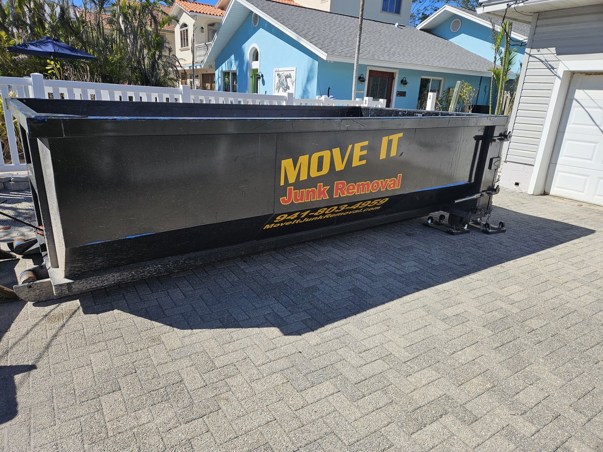 moveitjunk's tweet photo. Need a dumpster for house clean out, garage cleanout, demo/remodeling project?  Give us a call. 

https://t.co/tihTwClQBH 
941-803-4959 https://t.co/4fLEP5cVQW