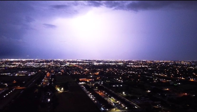 jmen1224's tweet photo. Lighting storm #southtexas #dji https://t.co/U5n3e8S3tf