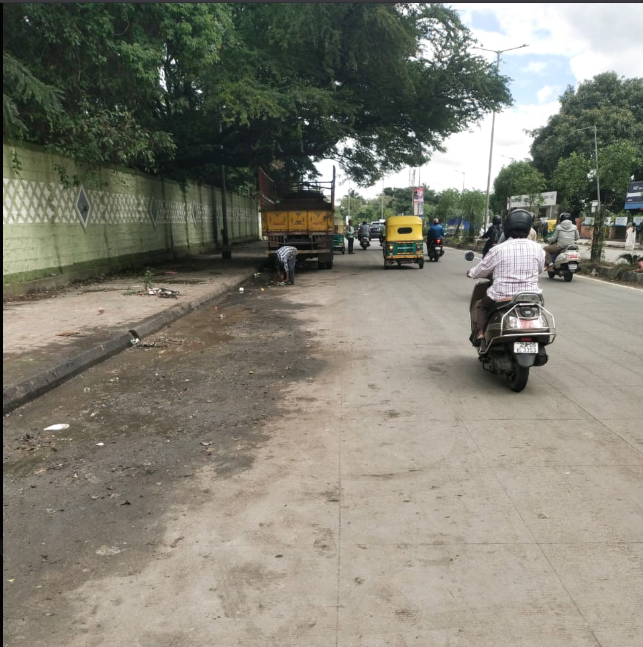 vindvr's tweet photo. India, If Designed and Maintained Right.

Small changes like proper footpaths, lane markings, greenery
can make our streets world-class.
Bad streets aren’t a budget issue, they’re a priorities issue.

@BBMPofficial @PMOIndia https://t.co/XhScXt2AXT