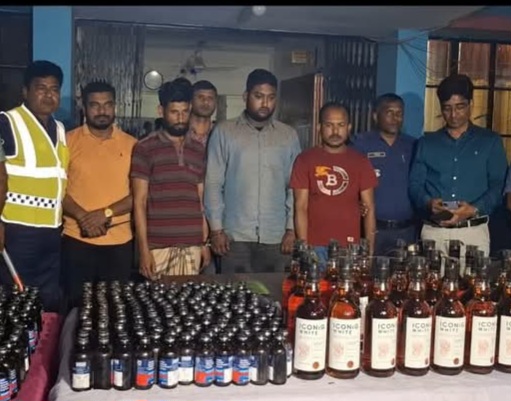 জামালপুরে বিপুল পরিমাণ ফেনসিডিল ও ভারতীয় মদসহ আটক তিনজন