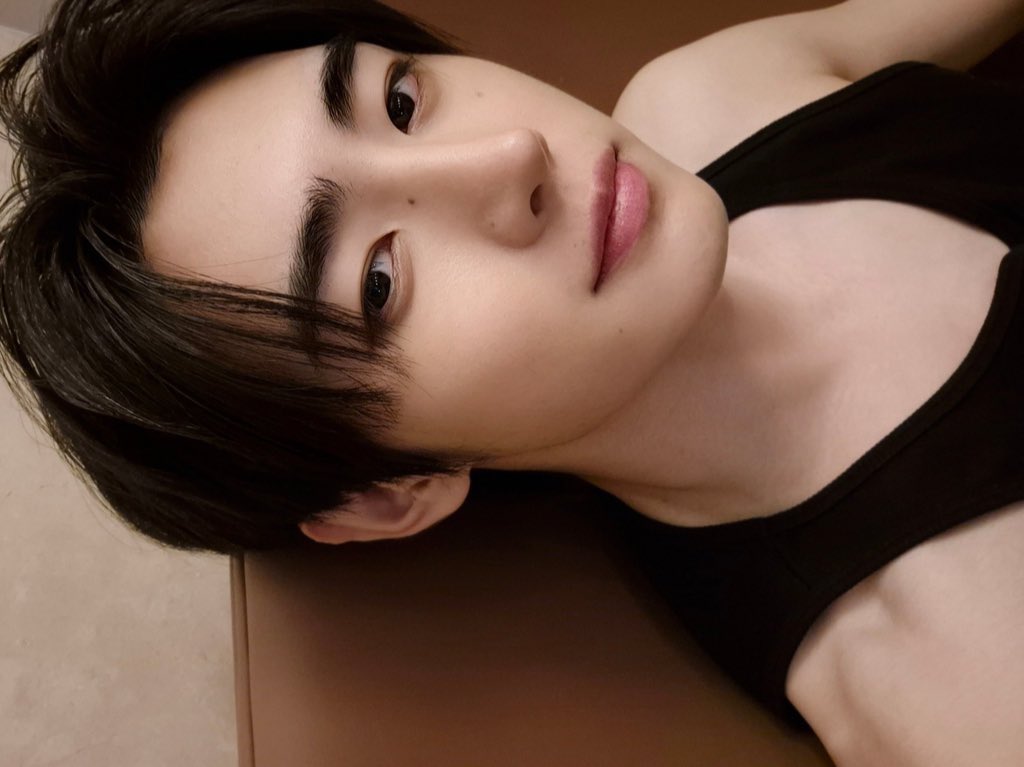 no ai can top these sunghoon selcas