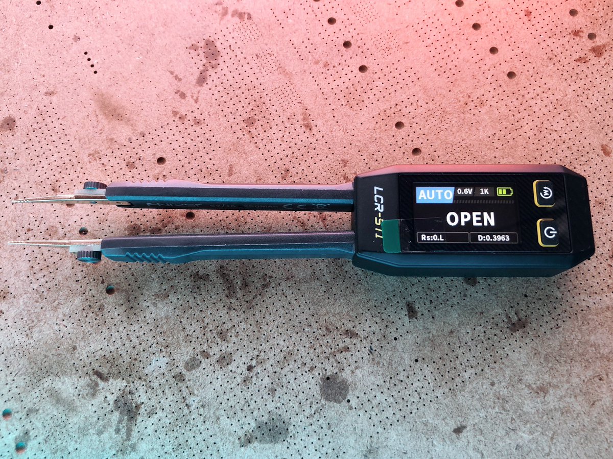 kokensha_tech's tweet image. This digital tweezer is really convenient for surface mount components! #transistor #tester

If there’s some products from @fnirsi  you want me to review please drop me a line, I will try to make it happen!
#electronics  #make
#maker
#diy #fnirsi
