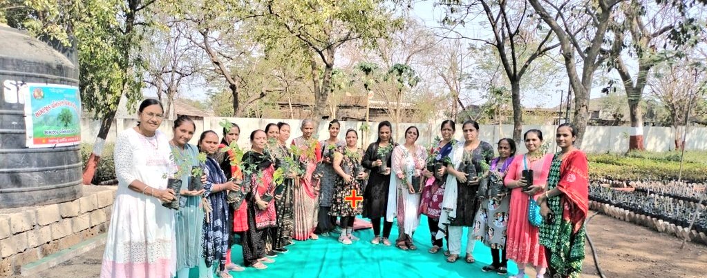 CscJunagadh's tweet photo. #worldforestday these vital #ecosystems that support #biodiversity,regulate our #climate,and ensure #livelihoods.emphasizes the transformative power of #technology in #conserving and #restoring our #forests. visited to #forests site our women science club members.@InfoGujcost https://t.co/7DAkfWDIgK