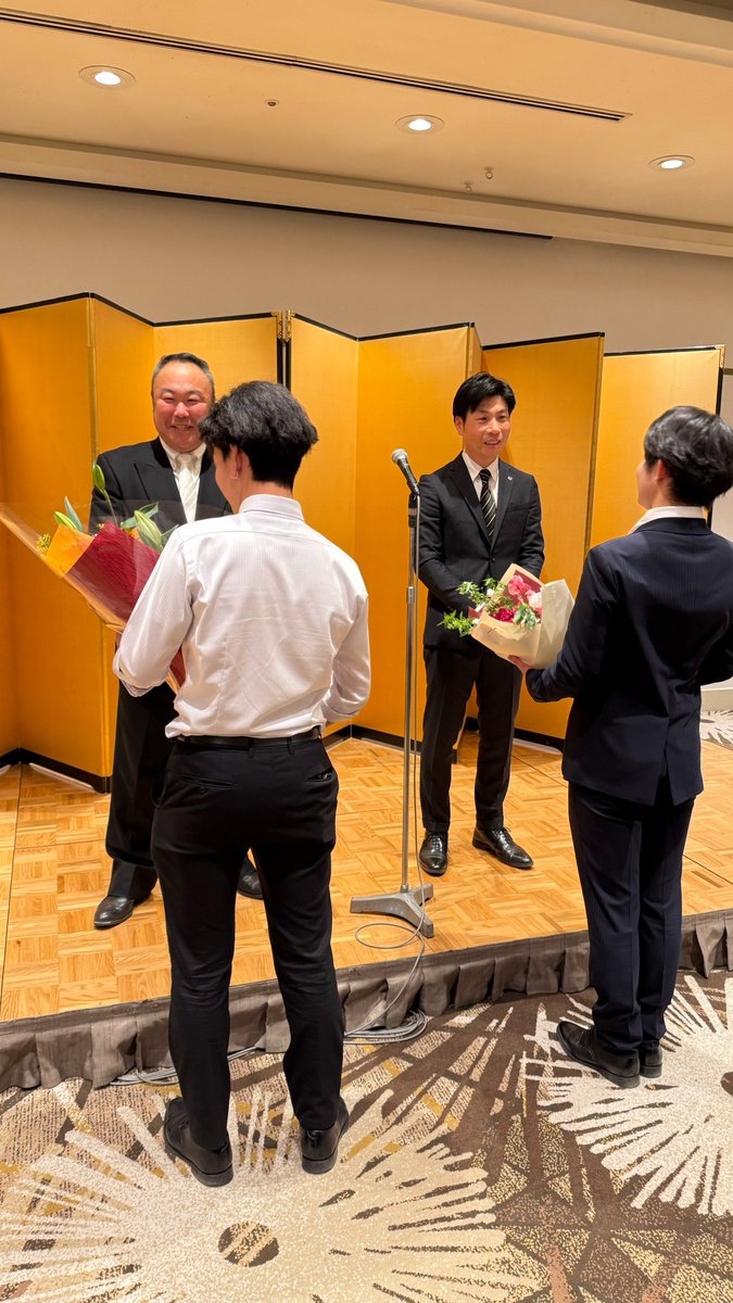 横浜調理師専門学校 昼間部 第66期生の卒業式＆謝恩会の様子をブログアップしました。
早朝からの雪に焦らされましたが無事に開催出来ました！
nanba.ac.jp/yokochou/staff…
皆さんご卒業おめでとうございます🎊