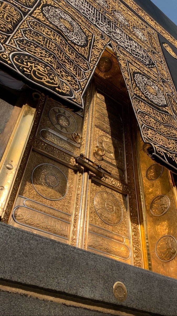 21 |رمضان🌙
اللهم اجعلني كنور الشمس،لا يخفى عن العين ولا ينقصه الغيم ولا يحجبه الغروب.وان اكون اثرا لا يمحى وخيرا لا ينضب وان يتسع نوري حيثما حلت ذكراي،ويكون وجودي بركة لا عبئا.ربي يسر لي طريق الحق وارزقني البصيرة فيه، وابعد عني  زيف الوجوة واجعلني في وضوح النقاء.
#رمضان_2025