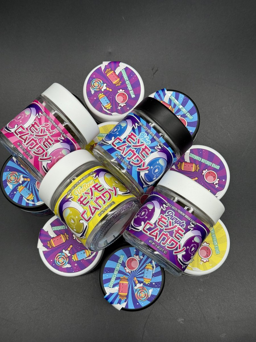 spontaneously did a giveaway while live!! ✨you have until tomorrow to enter✨
Make you you do these things to be entered 
1. Retweet 2. Comment  3. Like 4. Follow - both <a href="/fuxkingariii/">ari🪽✨</a> &amp; <a href="/TVNFamily_/">The Vault Network Cannabis 📦</a> 
🤠🫶🏻 i appreciate all the support from you guys I’d love to give yall the chance