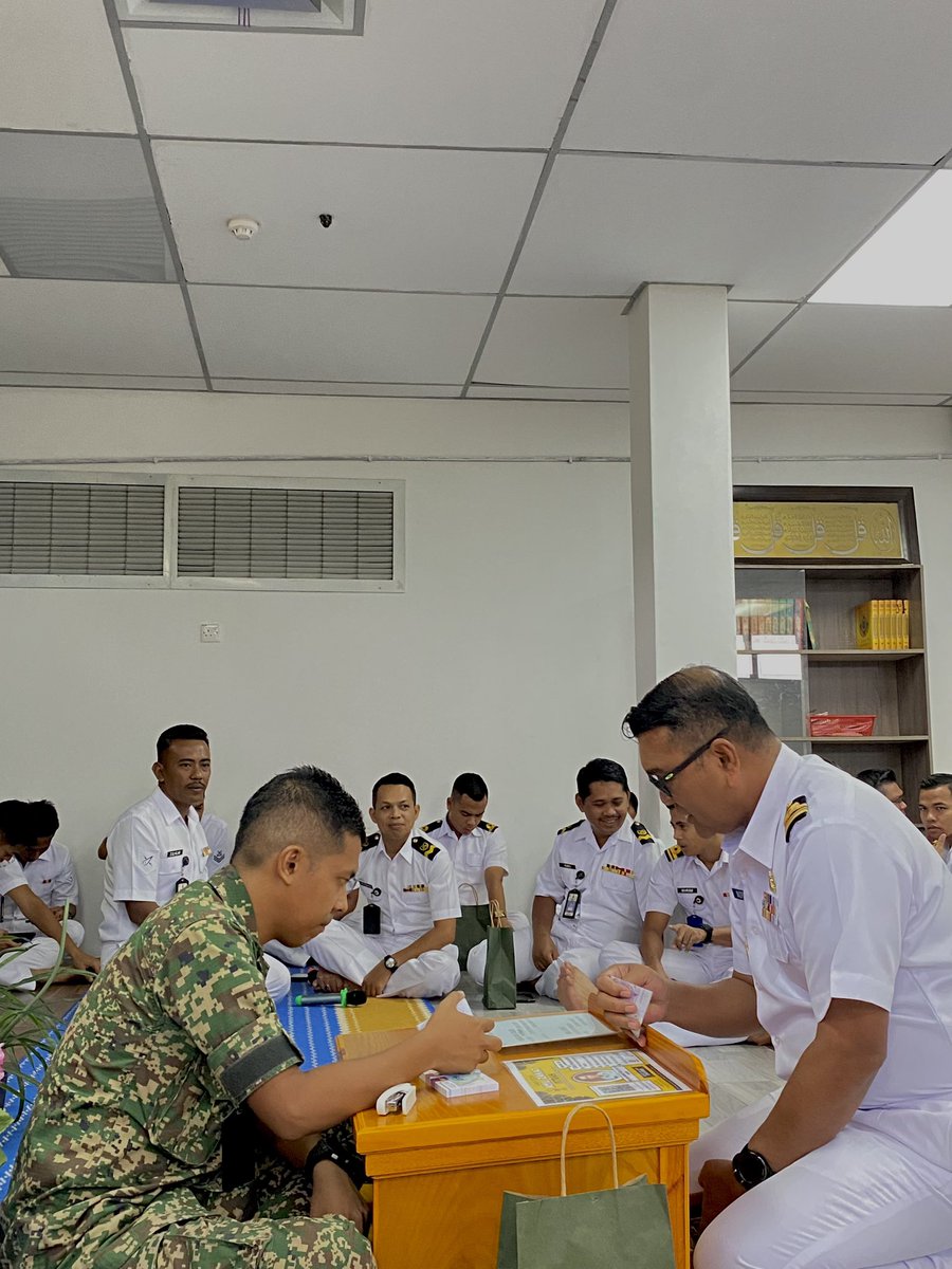 MAJLIS KHATAM AL-QURAN DEPOT BEKALAN ARMADA BARAT TAHUN 2025

21 Mac 25 - Majlis Khatam Al-Quran peringkat Depot Bekalan Armada Barat telah dilaksanakan di  Surau Al-Ehsan, DBAB.

Majlis juga disertakan dengan aktiviti Pembayaran Zakat bagi anggota yang ingin menunaikannya.