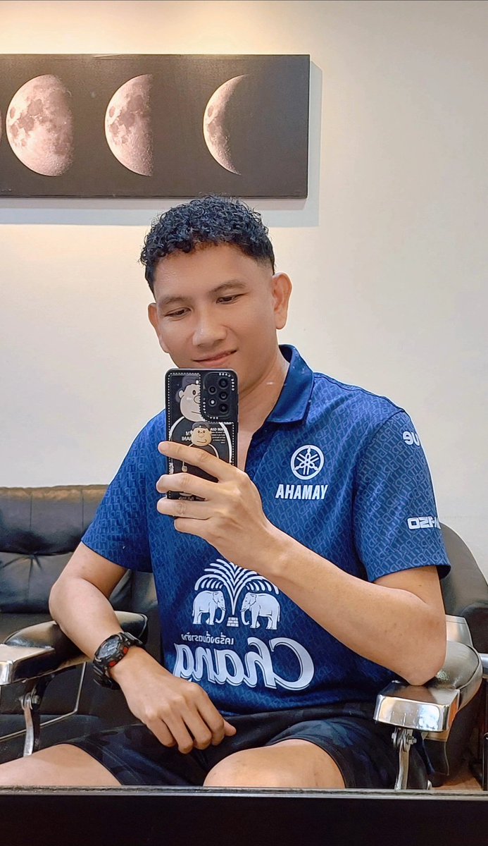 Fillm145's tweet image. ตัดผมง่ายกว่าตัดใจ