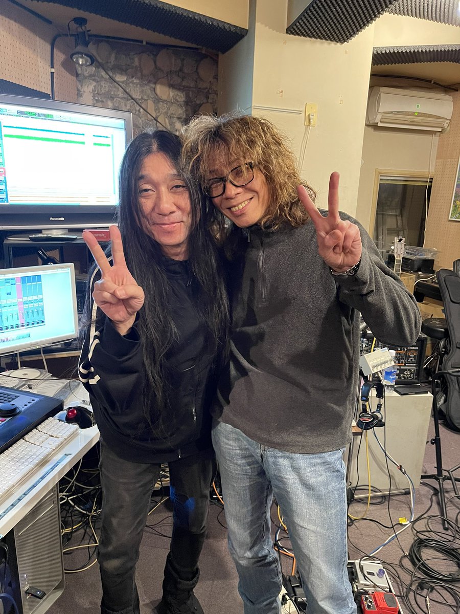 unchained1117's tweet photo. レコーディング6曲終了‼️
#UNCHAINED
#坂本英三
#吉川裕規
#BAN
#KENTARO
#AJOE
#TRANSFORMATION
#StudioMIX https://t.co/wWtGw7HGHr