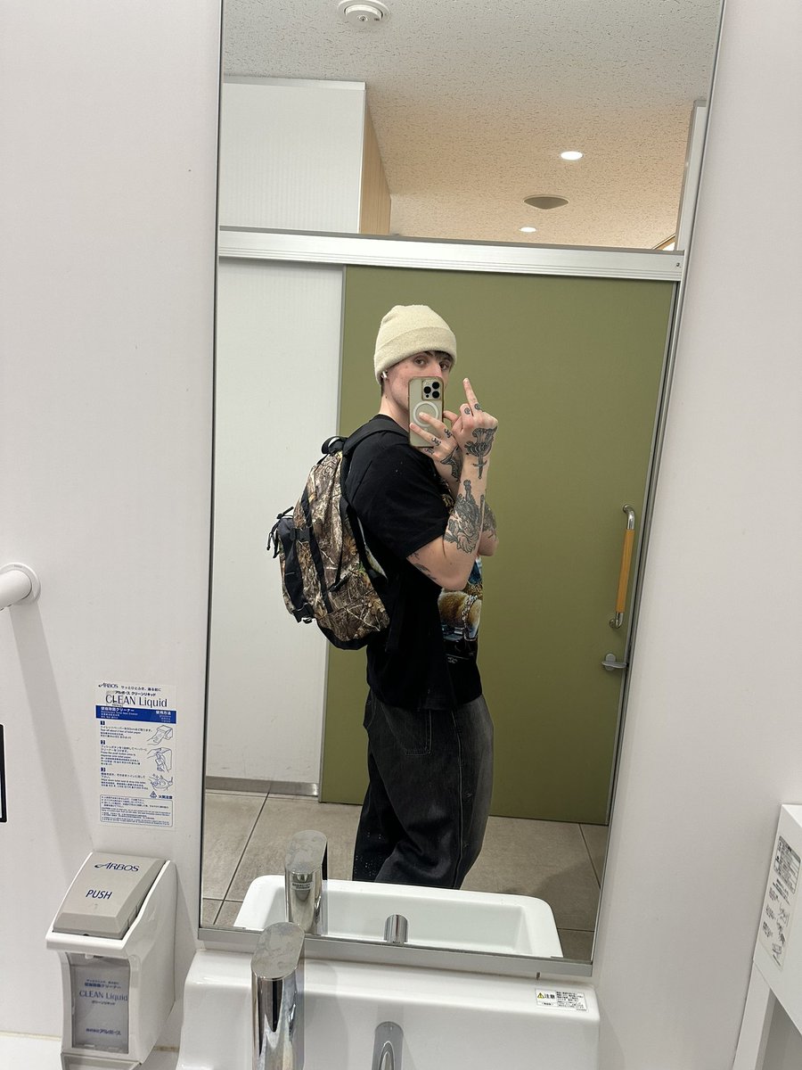 thayerperiod's tweet photo. gay as fuck https://t.co/Cc26BCZr1P