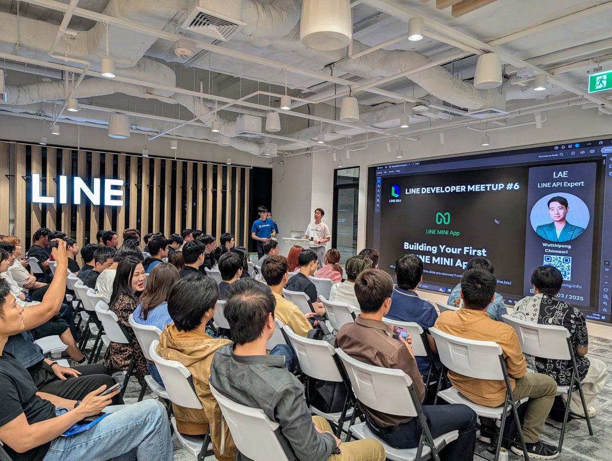 Jirawatee's tweet photo. New year, New space, New friends, New APIs, and New opportunities at 𝐋𝐈𝐍𝐄 𝐃𝐄𝐕𝐄𝐋𝐎𝐏𝐄𝐑 𝐌𝐄𝐄𝐓𝐔𝐏 𝟔! #LINEDEVTH https://t.co/ecyjUKY4Pf