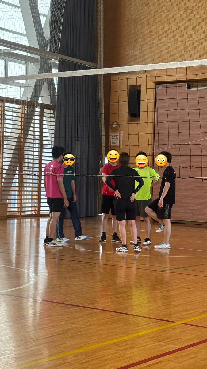 rough__volley's tweet photo. 仙台の大学へ進学する皆さん合格おめでとうございます！
バレーボールサークルRoughでは、仙台に住まう学生が集い、バレーボールをしています！
初心者・経験者・大学関係なく楽しんでいるので、興味のある方はぜひ活動に来てください！DMも待ってます！
#春から東北大
#春から宮教
#春から宮学 https://t.co/MKH6utEBss