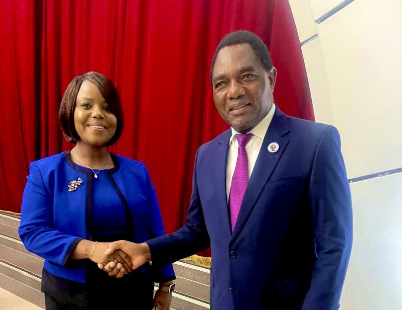 tanakaM68's tweet image. Shattering glass ceilings and breaking stereotypes . Female role models are changing the game. Not all role models are male. Live long my sister @advocatemahere
#WomenInLeadership 
#RoleModels
@JoanaMamombe 
@AnnahSande 
@namataik_