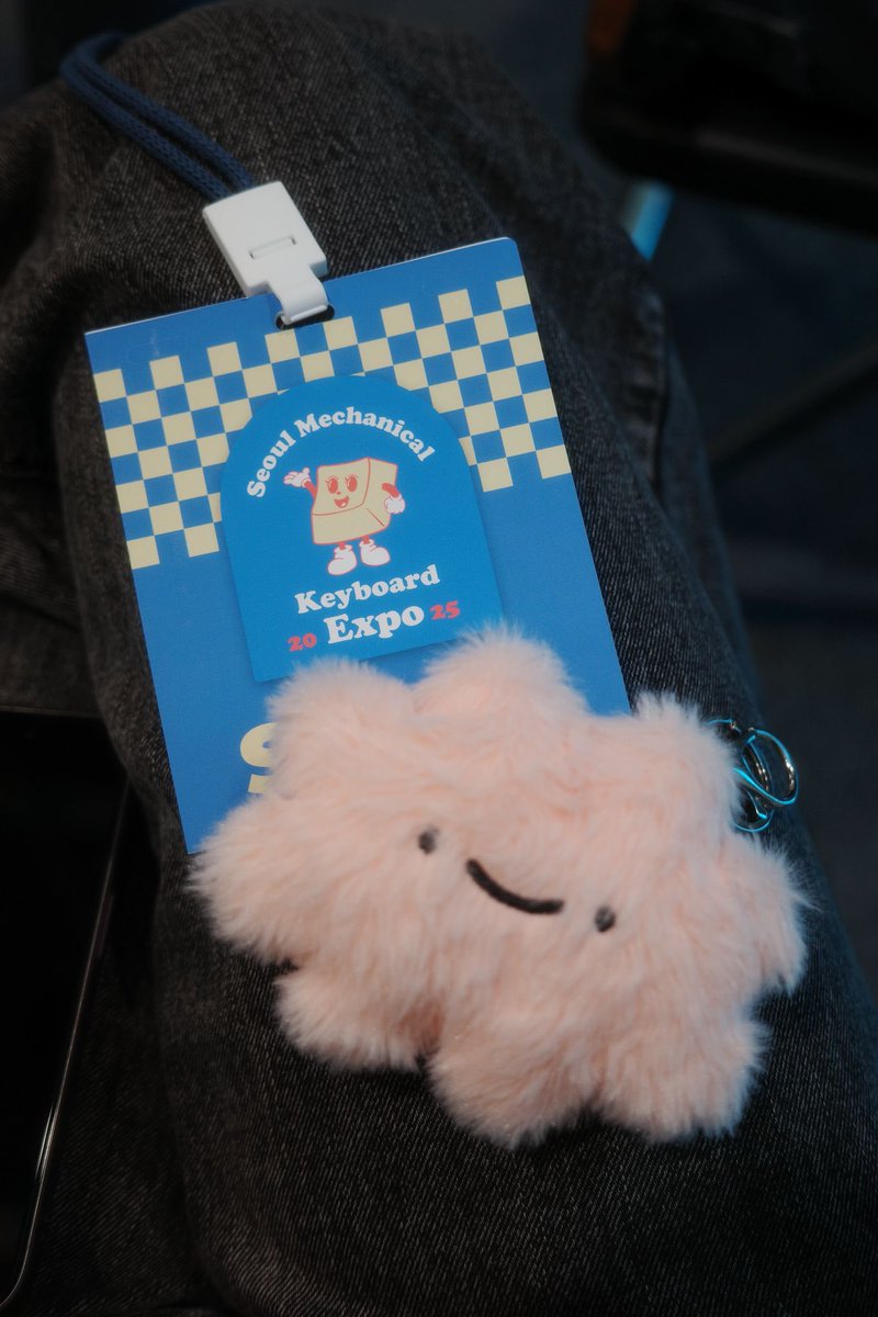 If you’re around the Seoul Mechanical Keyboard Meetup this weekend - come find me and say hi. 👋 

I’ve got a bag full of plushies for the first 20 people. 

#hibihype