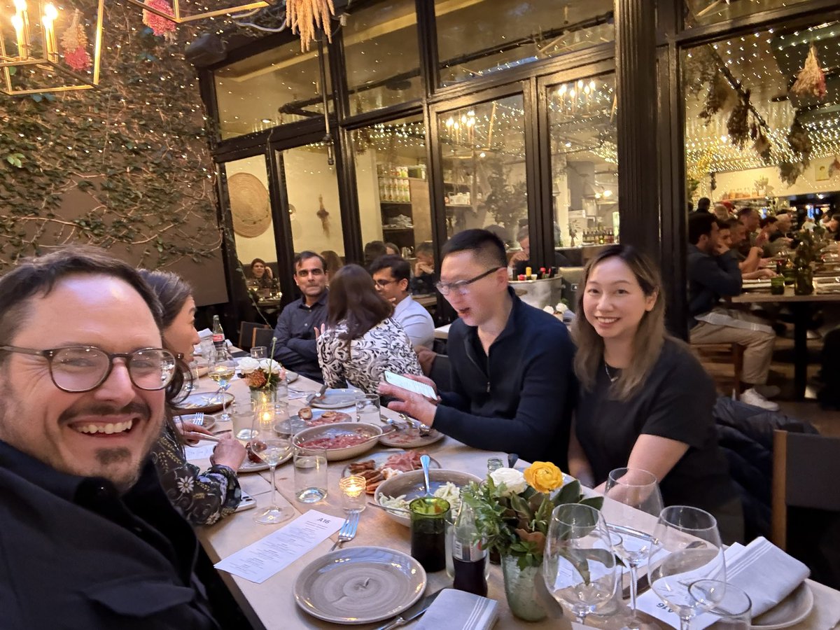 Daniel Kivatinos 🪐 tweet media