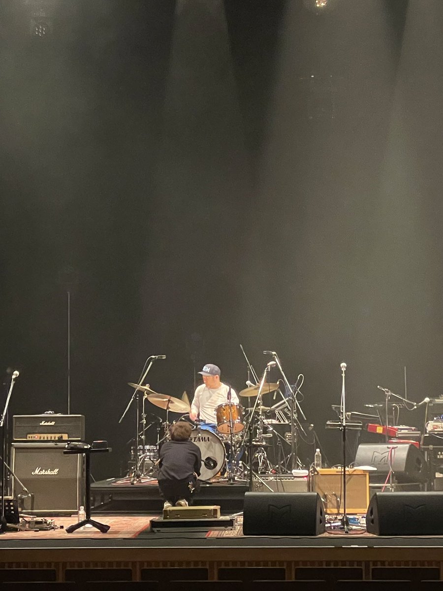 kanetoanne's tweet image. 本日渋谷LINE CUBE1日目。久しぶりの渋谷ははアジア感満載。#grapevine  #springtour