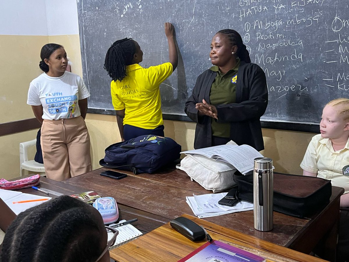Girl Power Nutrition; Empowering Girls Through Nutrition Education

Girl Guides from Benjani Mkapa Secondary School and St. Joseph Primary School participated in Girl Powered Nutrition training, equipping them with essential knowledge on healthy eating and well-being. 
#WAGGGS