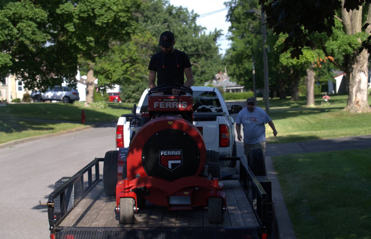 Blast your way through spring cleanups in minutes, not hours. Ferris makes the blowers that more pros depend on to deliver better results than a team of handheld blowers in a fraction of the time. 

Maximum power, maximum efficiency.  Scale your capabilities with Ferris.