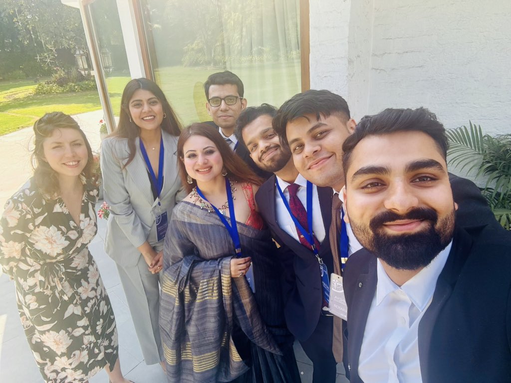 Swasti Rao ラオ　スワスチイ tweet media