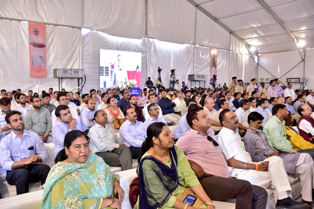 मैं गर्व से कहता हूँ कि मप्र ऐसा राज्य है, जहाँ उद्योगपतियों और मजदूरों में टकराव नहीं है।

प्रभार जिले भिंड में एलीक्सिर इंडस्ट्रीज प्र.लि. के भूमिपूजन व आधारशिला कार्यक्रम में मा मुख्यमंत्री <a href="/DrMohanYadav51/">Dr Mohan Yadav</a> जी संग सहभागिता की।

<a href="/PradhumanGwl/">Pradhuman Singh Tomar</a> <a href="/RakeshshuklaMLA/">Rakesh shukla ( मोदी का परिवार )</a> <a href="/DevendraSinghMP/">Devendra Singh Narwariya</a>