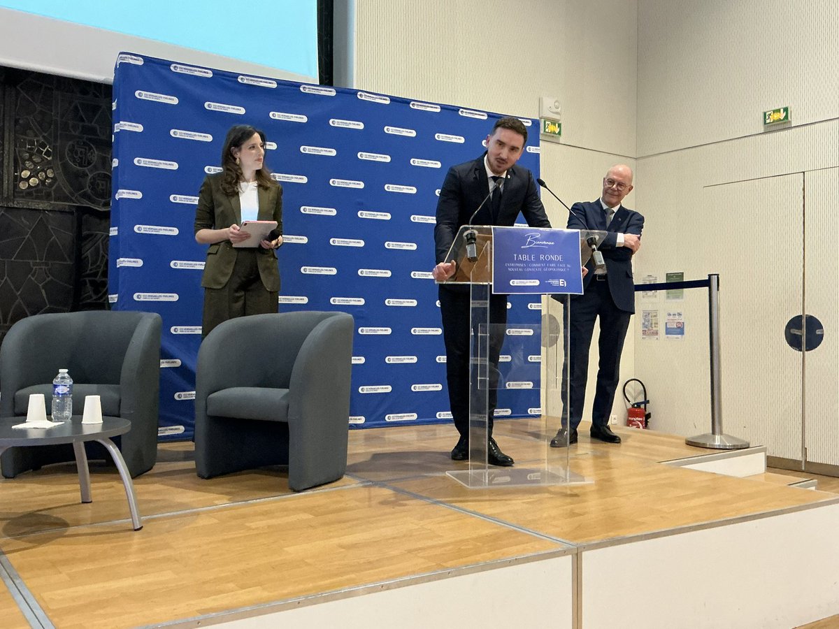 Très belle table ronde sur le thème de « nouveau contexte international : entreprises comment réagir… » à <a href="/CCI_78/">CCI 78</a> en présence <a href="/jnbarrot/">Jean-Noël Barrot</a> 

Bravo aux intervenants (👍 <a href="/MongrueP/">Pierre Mongrué</a> pour <a href="/CCI_Paris_IdF/">CCI Paris IdF</a>) à <a href="/guillaumecairou/">Guillaume Cairou</a> et son équipe pour l’organisation de cette belle manifestation !