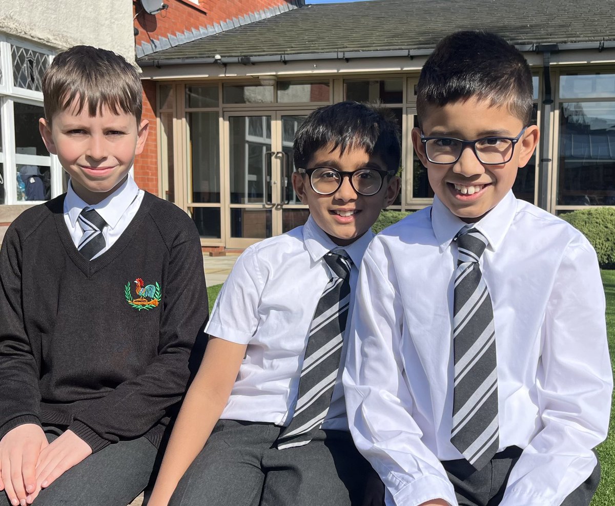 These Y4 scientists <a href="/BSPDJnrBoys/">Junior Boys @BoltonSch Primary Division</a> enjoyed lots of experimenting, questioning and reasoning during a science master class this week.