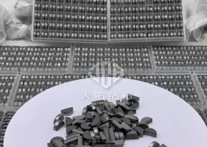 DiamondJCB's tweet image. PDC stone-specific composite sheets can be welded or inlaid on saw blades#pcd #pcdcuttingtools #pcdtips #pcdwiredrawingdies #polycrystallinediamond #manufacturer
📷en.jcbdiamond.com/diamond-compos…