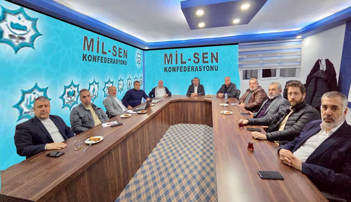 📍MİL-SEN MART AYI YÖNETİM KURULU TOPLANTISI GERÇEKLEŞTİRİLDİ

Mil-Sen Konfederasyonu, Genel Başkan Mücahit Çelik başkanlığında yeni hizmet binasında toplandı. Çalışmalar değerlendirildi, yeni projeler ve sendikal hedefler istişare edildi.  

#MilSen Genel Merkezi