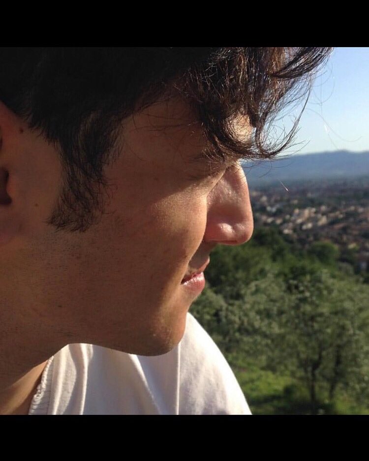 BabbodiGiovann1's tweet image. Non potrai più sentire il profumo della #primavera ed anche questo, adorato Figlio mio, rende il tutto ancor più insopportabile.