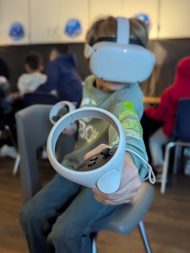 Under the sea! Students at Timbers have been exploring ocean animals and conservation in the STEM Lab! They were able to take a virtual fieldtrip to the ocean using our VR headsets that were funded by the Humble Education Foundation!